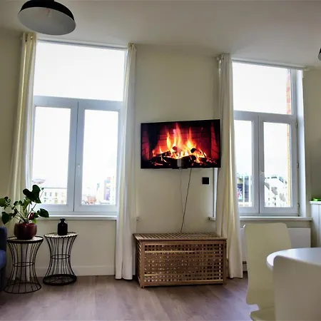 Apartment Sleep - Black And White Modern Flat With Cityview *