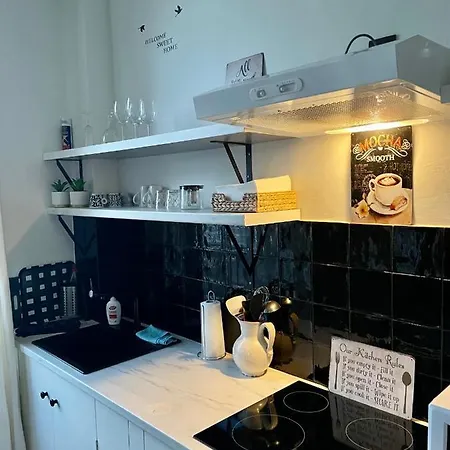 Sleep - Black And White Modern Flat With Cityview Apartment Antwerpen