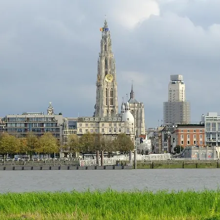 Sleep - Black And White Modern Flat With Cityview Apartment Antwerpen